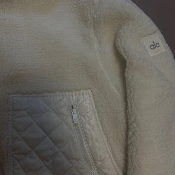 Alo Yoga Sherpa Edge Bomber White Size S - Picture 4 of 15